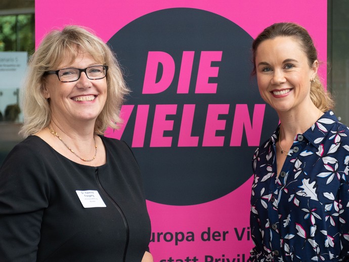 None (vergrößerte Bildansicht wird geöffnet)