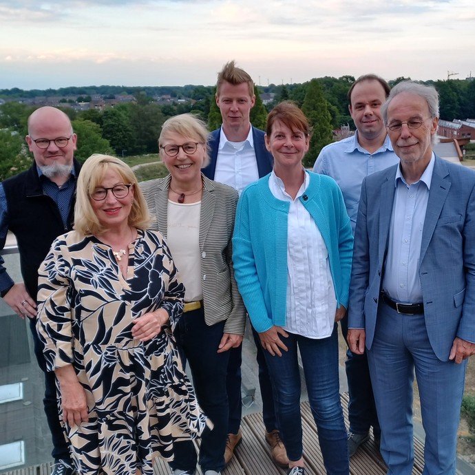 Vorstand und Beirat des Förderkreises Westfälisches Textilmuseum e. V. (vergrößerte Bildansicht wird geöffnet)