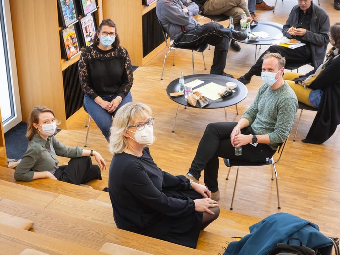 Das Organisationsteam: v.l.n.r. Miriam Sasserath, Anna Kopetsch, Dr. Yasmine Freigang, Elmar Hofman (vergrößerte Bildansicht wird geöffnet)
