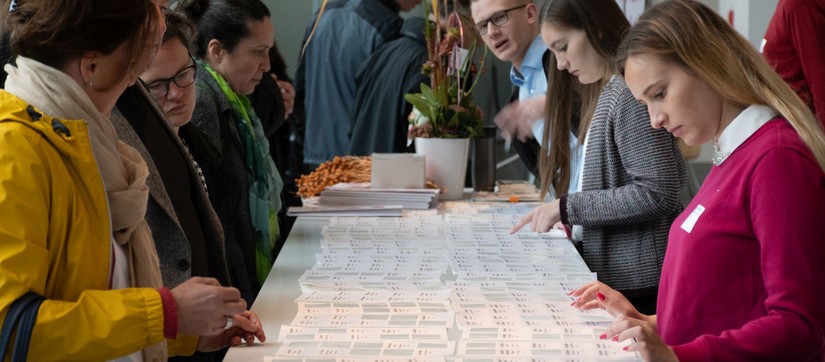 Teilnehmer:innen bei der Registrierung der 9. Westfälischen Kulturkonferenz